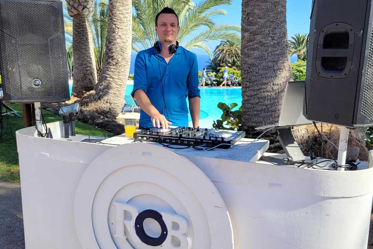 DJ Pool Berlin und Drivebar Berlin für Ihre Hochzeit – Musik und Catering