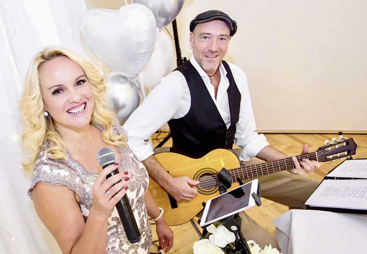 Ricarda Ulm – Traurednerin & Hochzeitssängerin