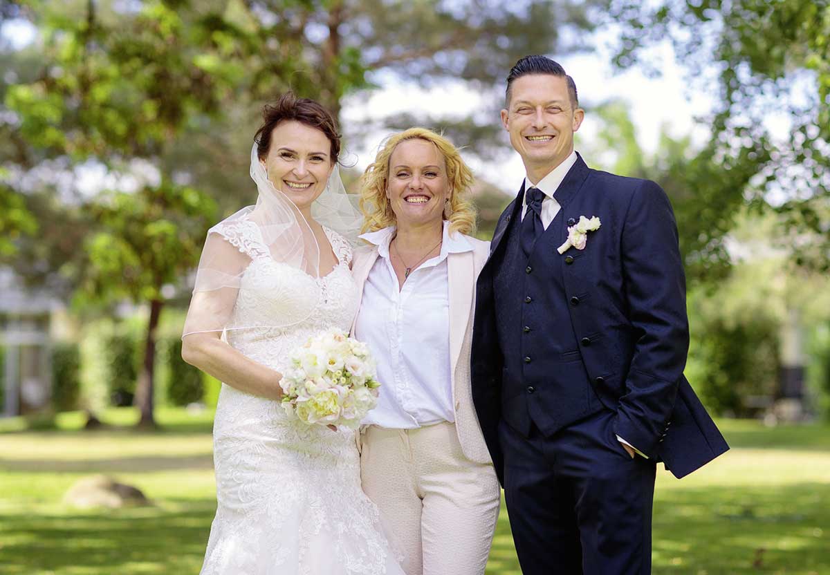 Ricarda Ulm – Traurednerin & Hochzeitssängerin