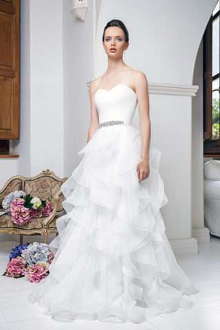 Brautkleid Brandenburg von Avorio Vestito, 2x in Brandenburg
