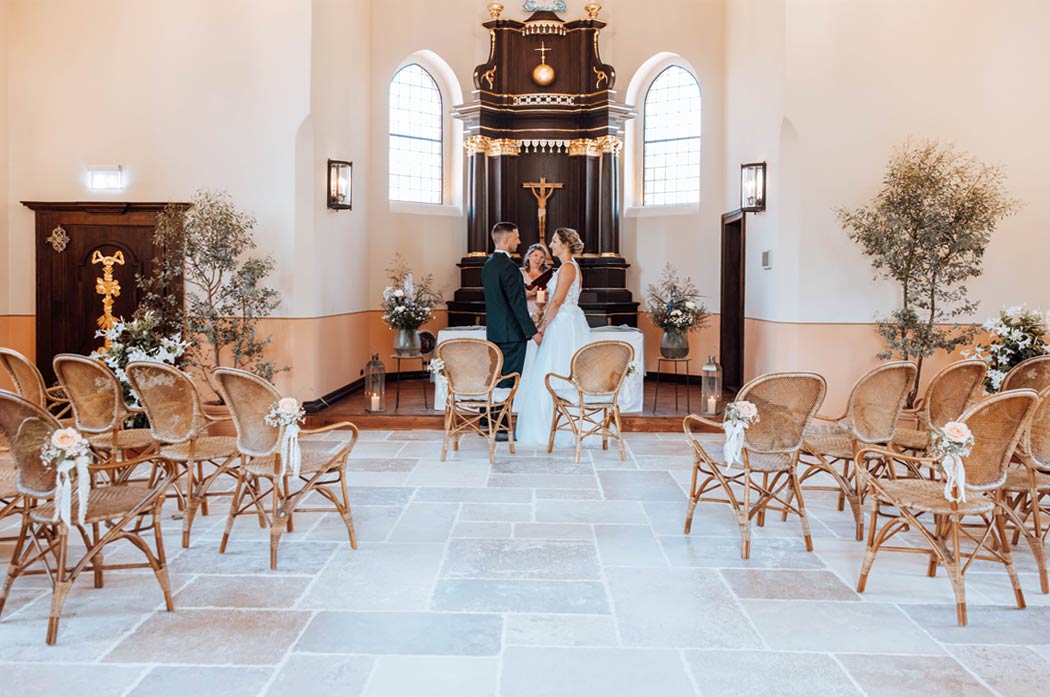 Trauung in Kirche auf Gut Schmerwitz